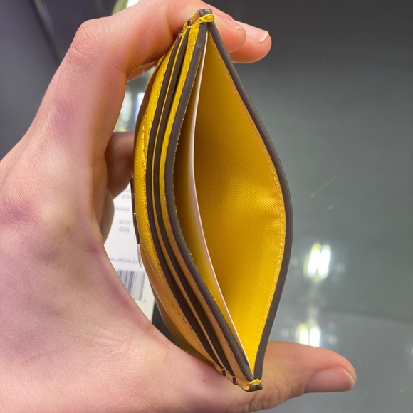 NEW! Tory Burch Kira Chevron Card Case in Limone - Picture 6 of 7